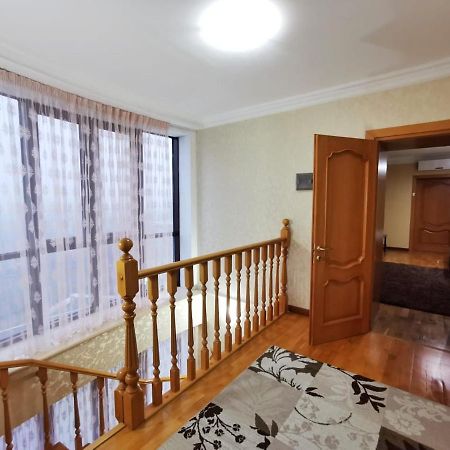 Penthouse With 3-Bedrooms Almaty Exterior photo